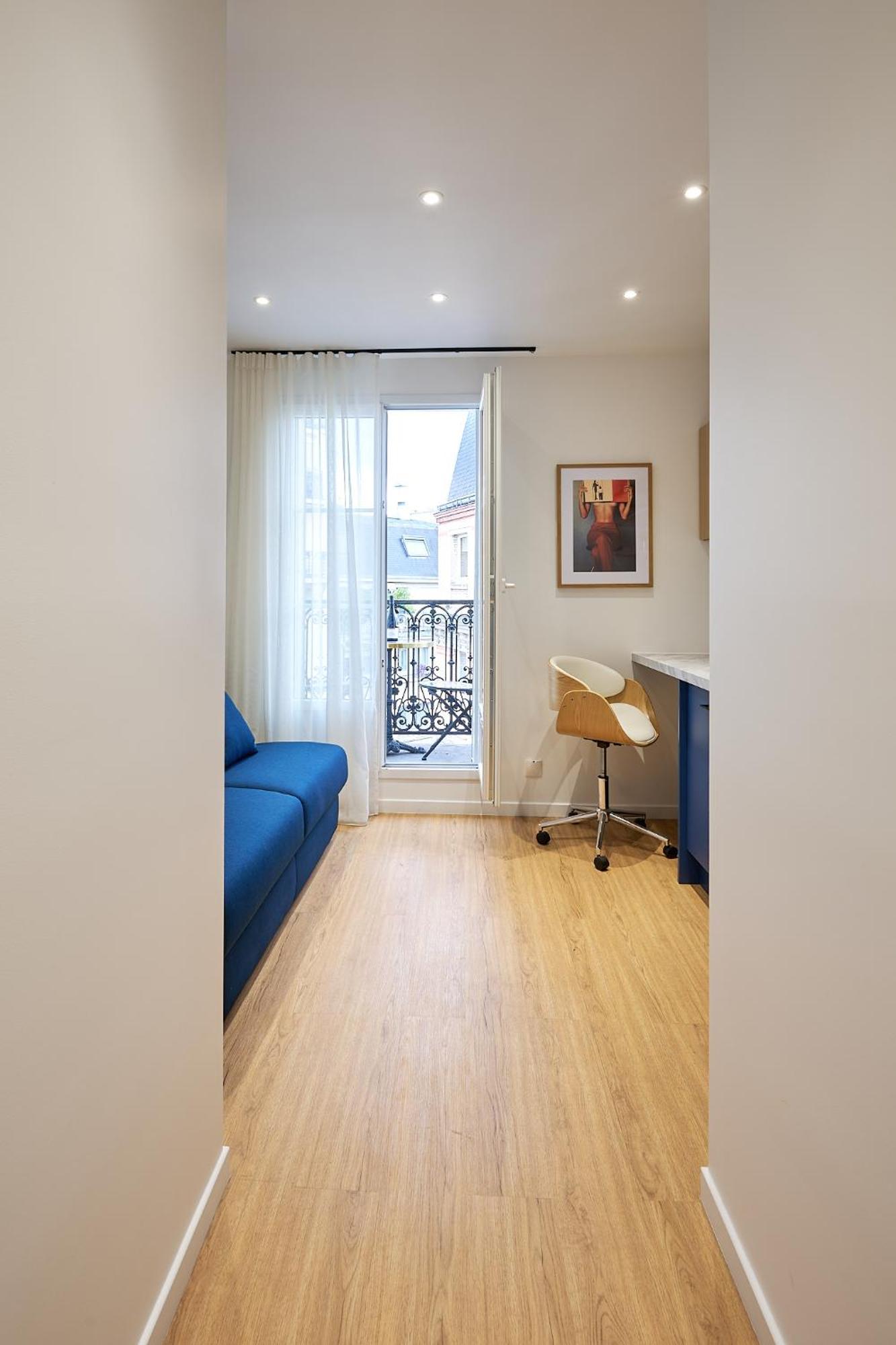 Design Equipe Avec Balcon Apartment *