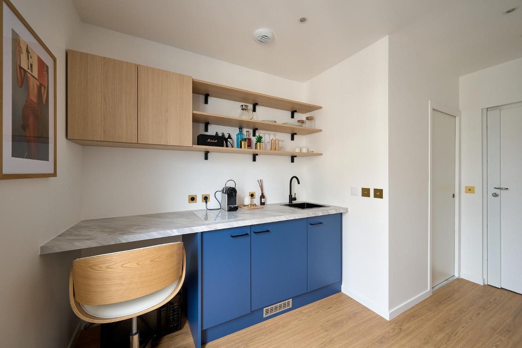 Apartment Design Equipe Avec Balcon *